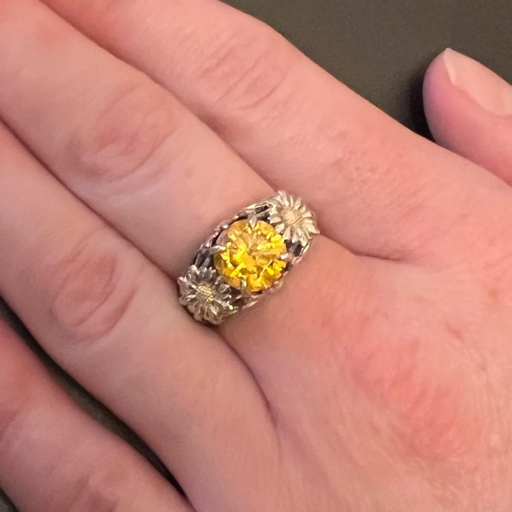 Silver and Yellow Women's Ring - Picture 2 of 6